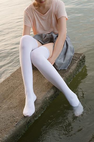 [森萝财团] R15-032 湖边戏水白丝 - 封面图