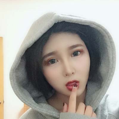 当然是小熊呀