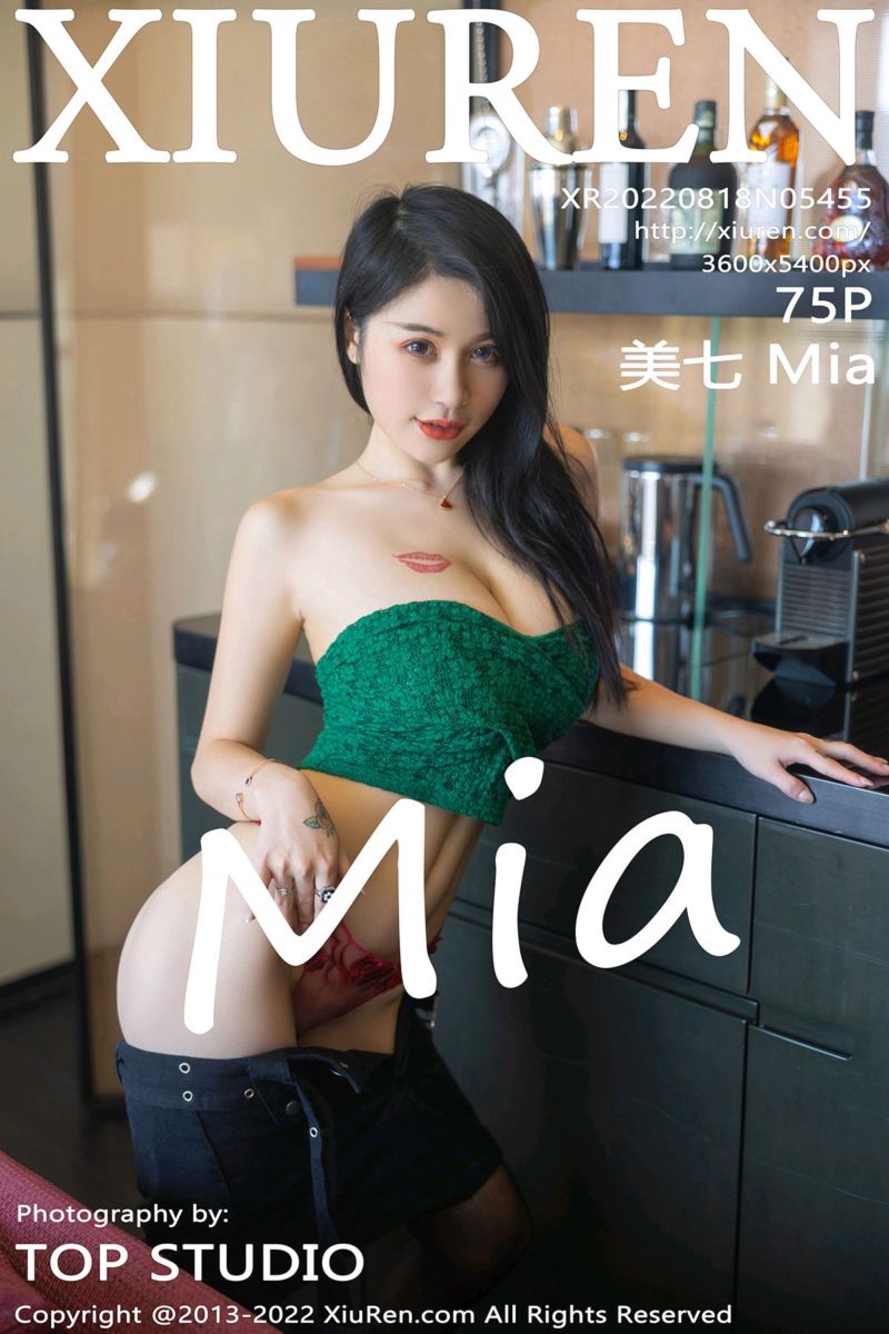 [XiuRen秀人网] 2022.08.18 No.5455 美七 Mia 西双版纳旅拍-绿色露肩短装
