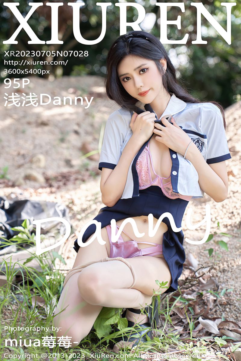 [XiuRen秀人网] 2023.07.05 No.7028 浅浅Danny Jk服饰主题