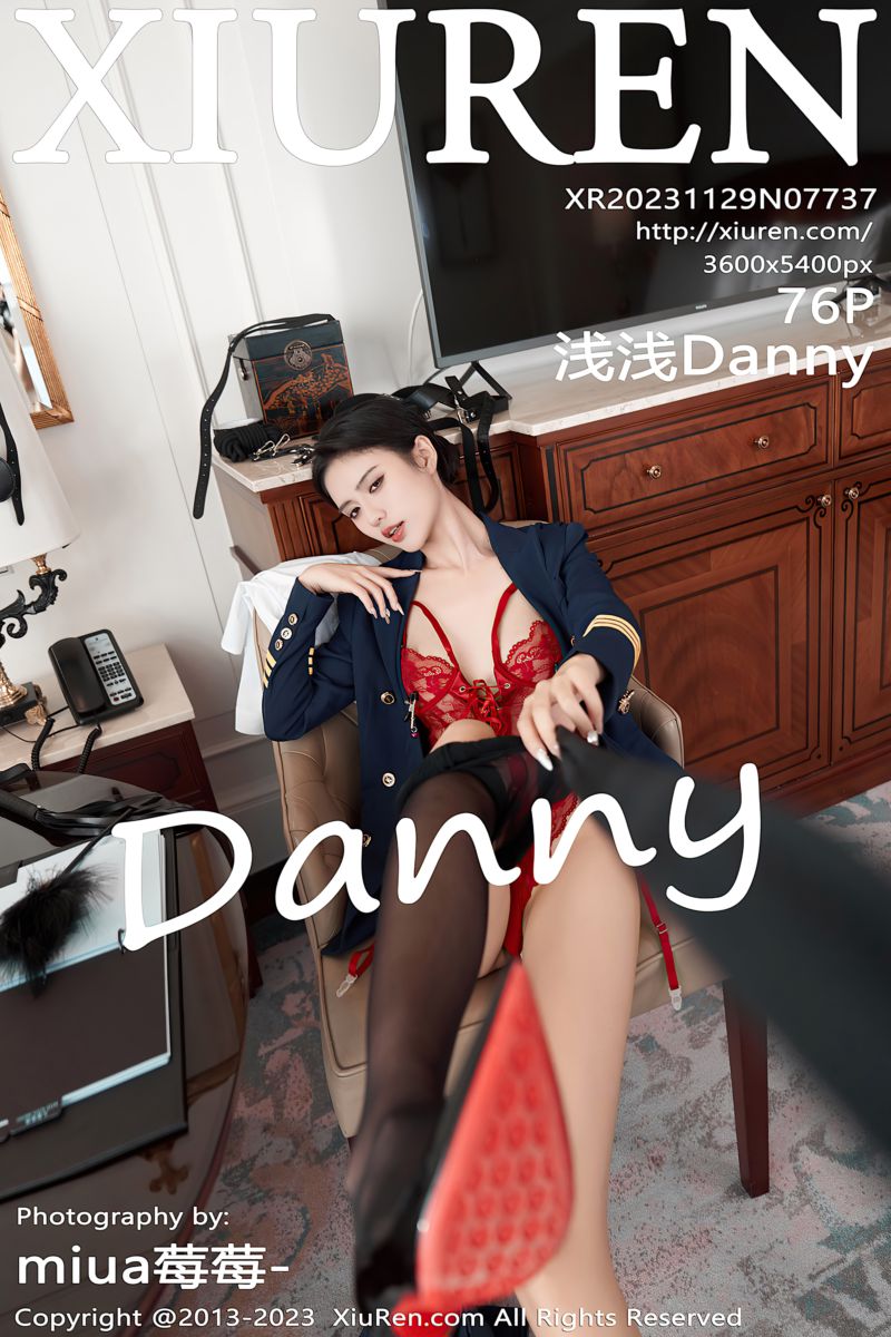 [XiuRen秀人网] 2023.11.29 No.7737 浅浅Danny 秘书角色装扮