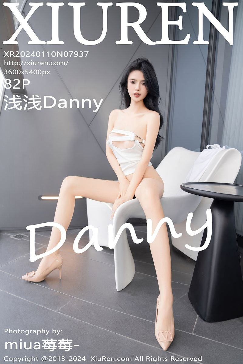 [XiuRen秀人网] 2024.01.10 No.7937 浅浅Danny 简约白色长裤