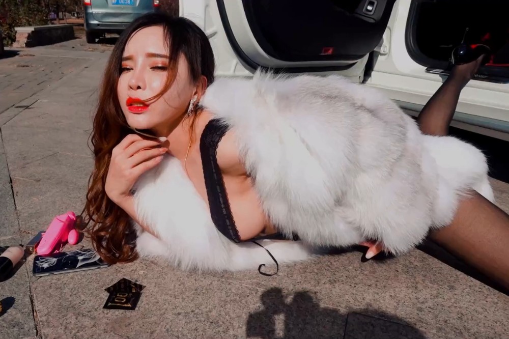 [DKGirl御女郎] 2019.01.11 VN.041 艾小青 户外车拍第二部写真视频