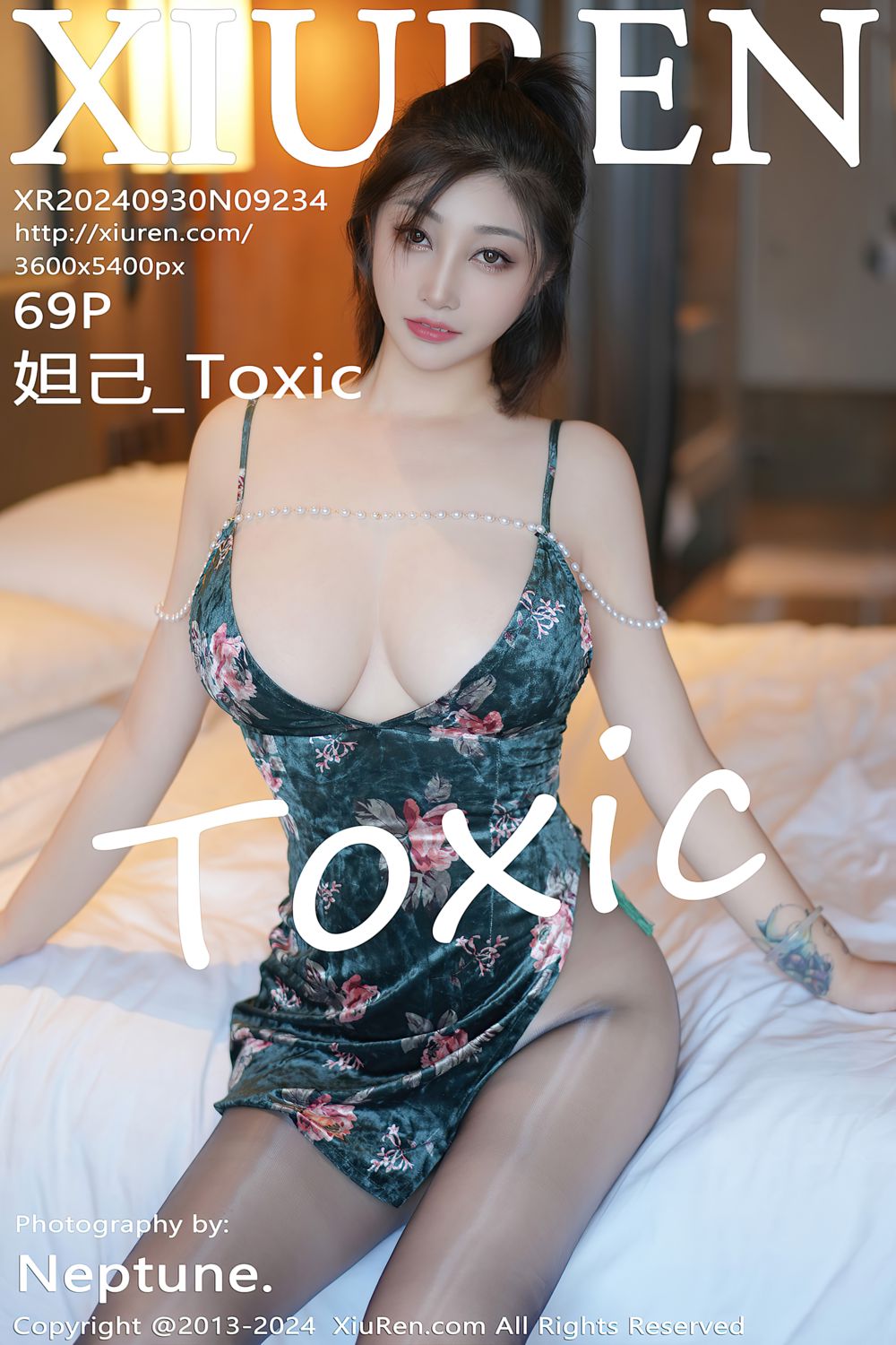 [XiuRen秀人网] 2024.09.30 No.9234 妲己_Toxic 墨绿色花纹吊带