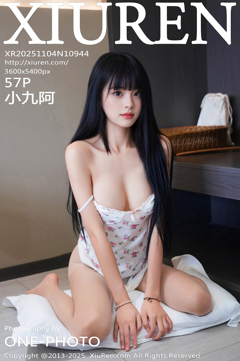 [XiuRen秀人网] 2025.11.04 No.10944 小九阿 碎花白吊带