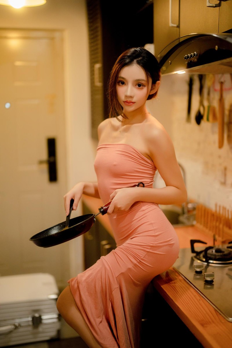 加朵babe NO.001 内购无水印 私家厨房 6437
